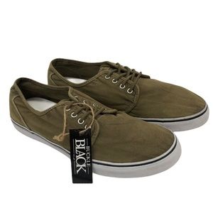 Buckle Black distressed vintage style sneakers